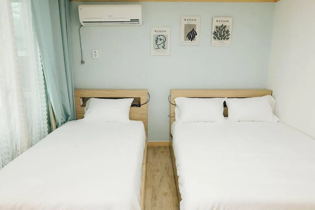 Hongdae Luxury: Family-Friendly Private House with Open Balcony Villa Seoul 0*,  South Korea