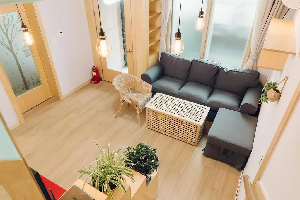 Hongdae Luxury: Family-Friendly Private House with Open Balcony Villa Seoul 0*,
