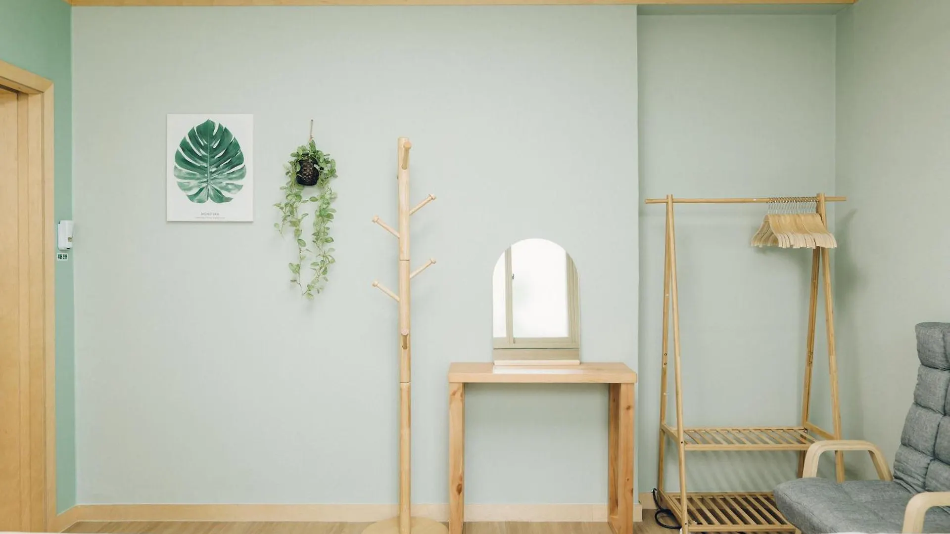Hongdae Luxury: Family-Friendly Private House with Open Balcony Villa Seoul