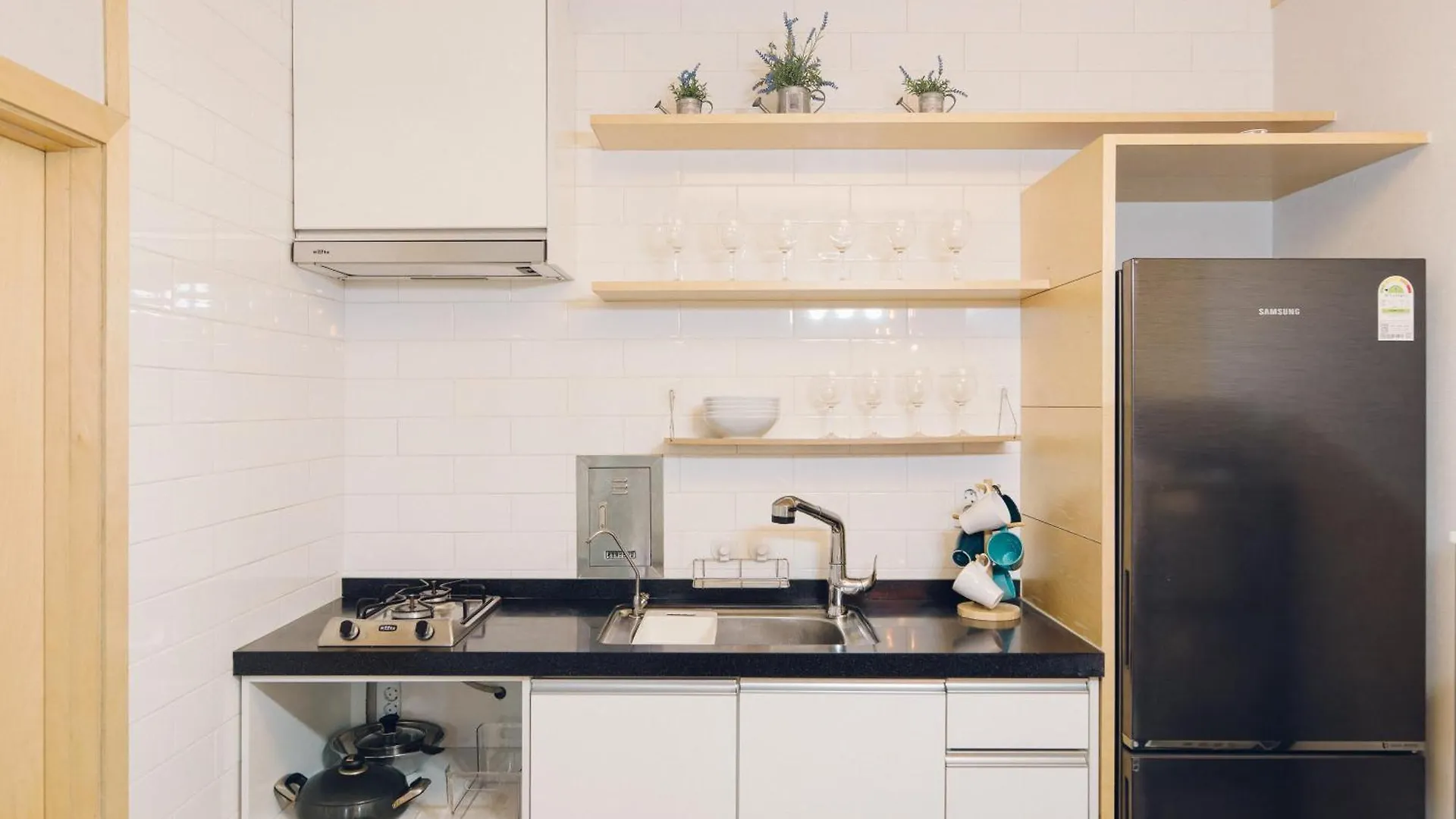 Hongdae Luxury: Family-Friendly Private House with Open Balcony Villa Seoul 0*,
