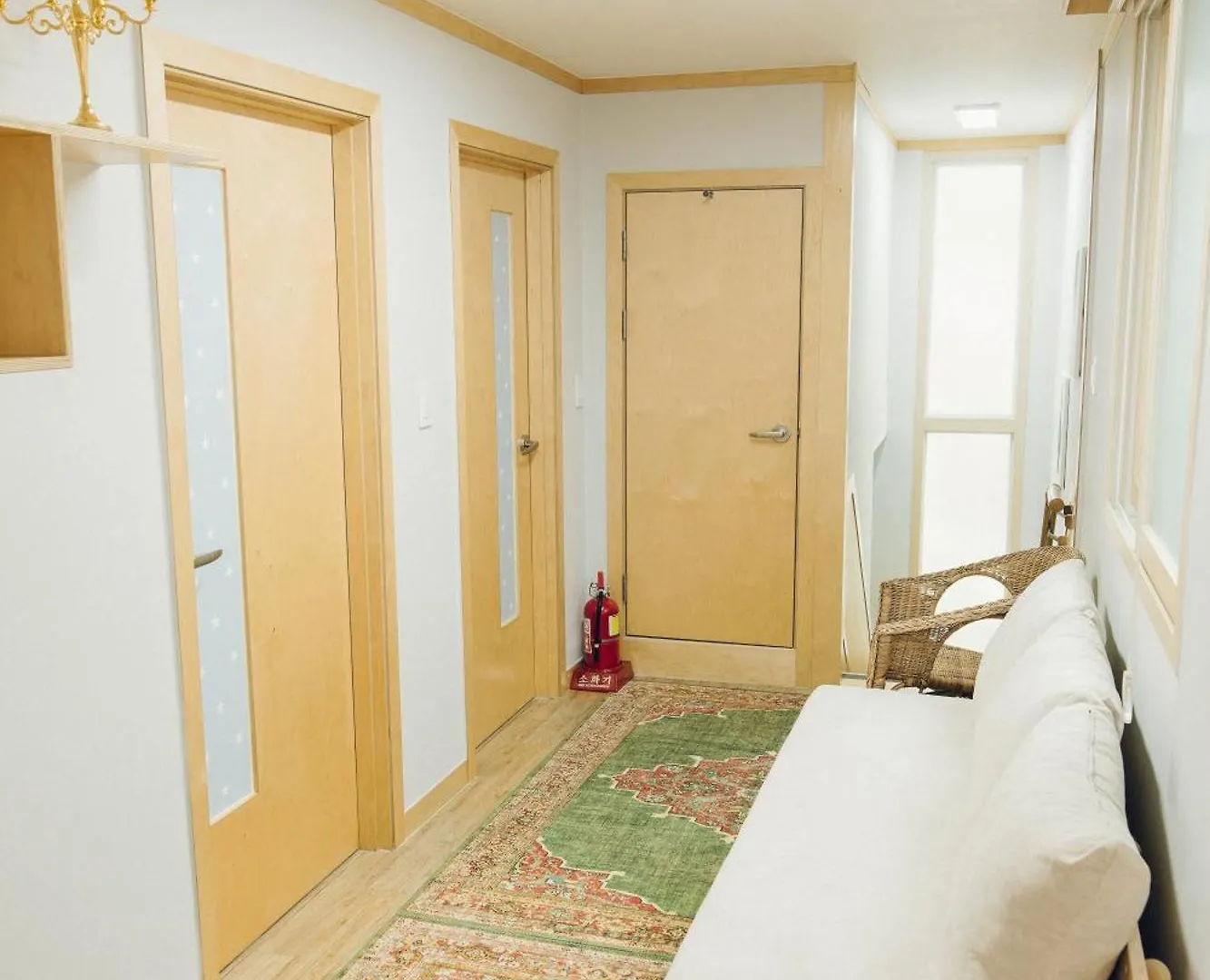 Hongdae Luxury: Family-Friendly Private House with Open Balcony Villa Seoul