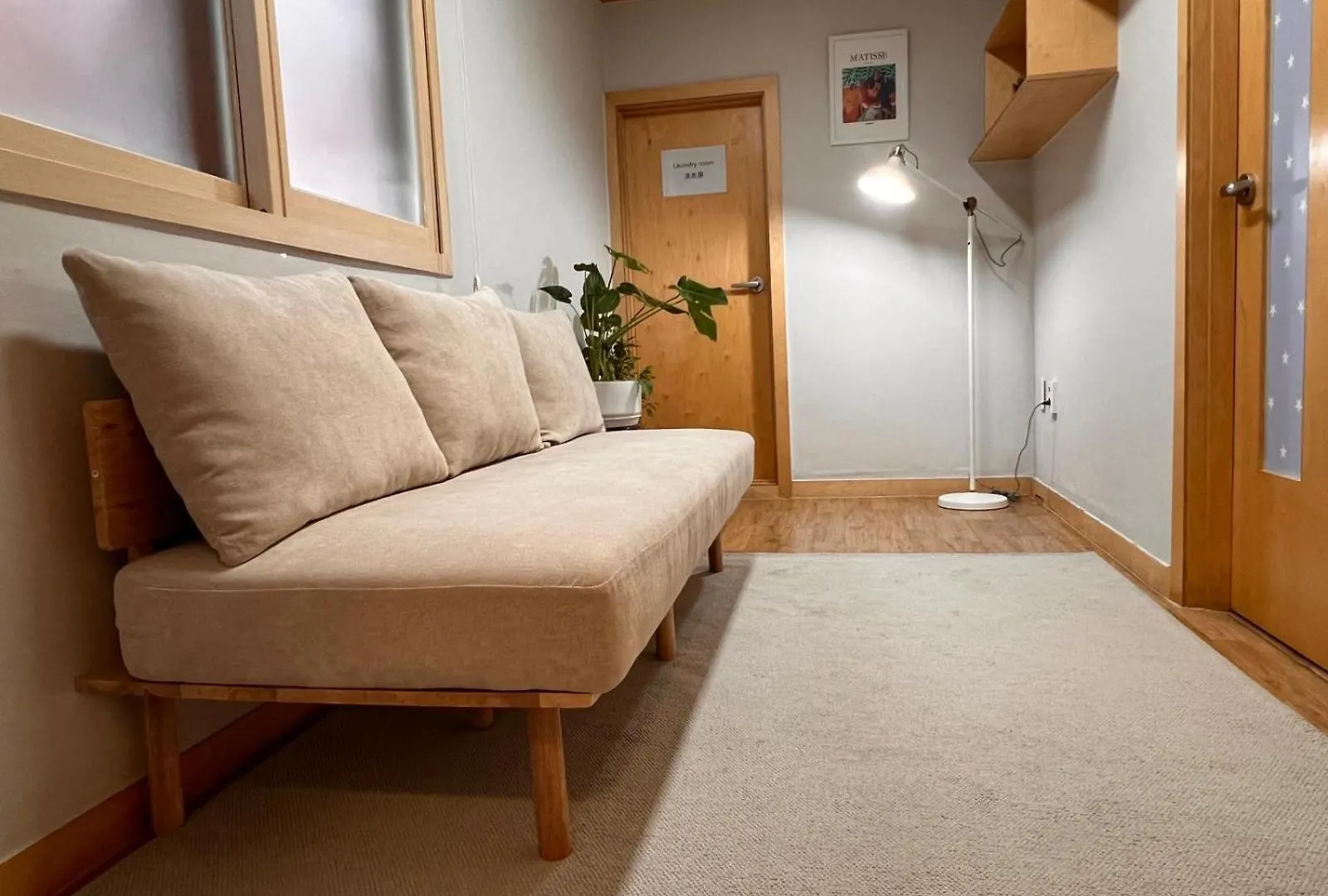 Hongdae Luxury: Family-Friendly Private House with Open Balcony Villa Seoul
