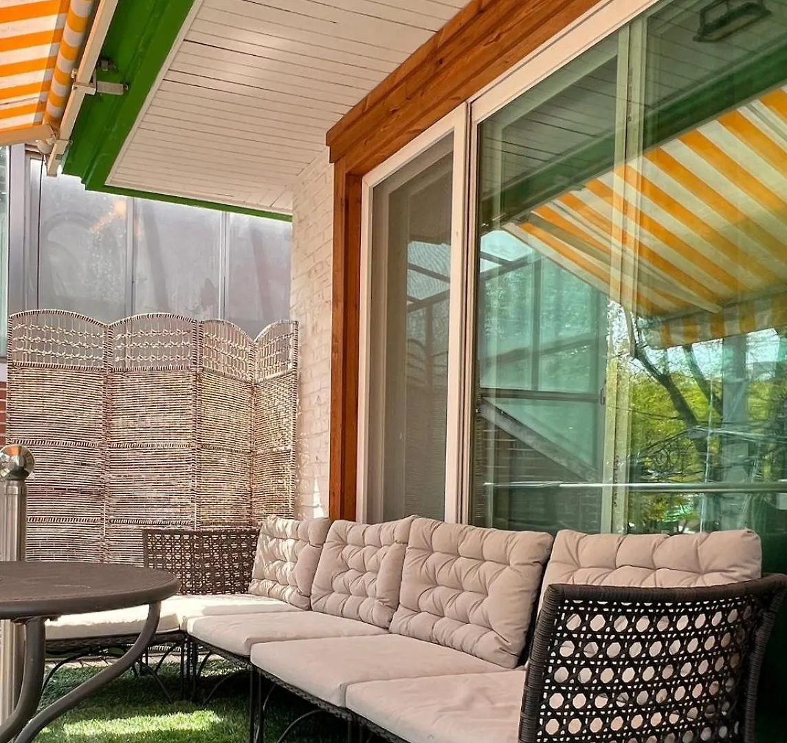 Hongdae Luxury: Family-Friendly Private House with Open Balcony Villa Seoul