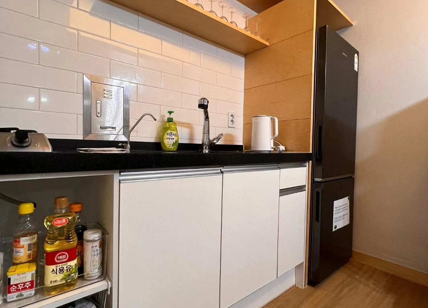 Hongdae Luxury: Family-Friendly Private House with Open Balcony Villa Seoul South Korea