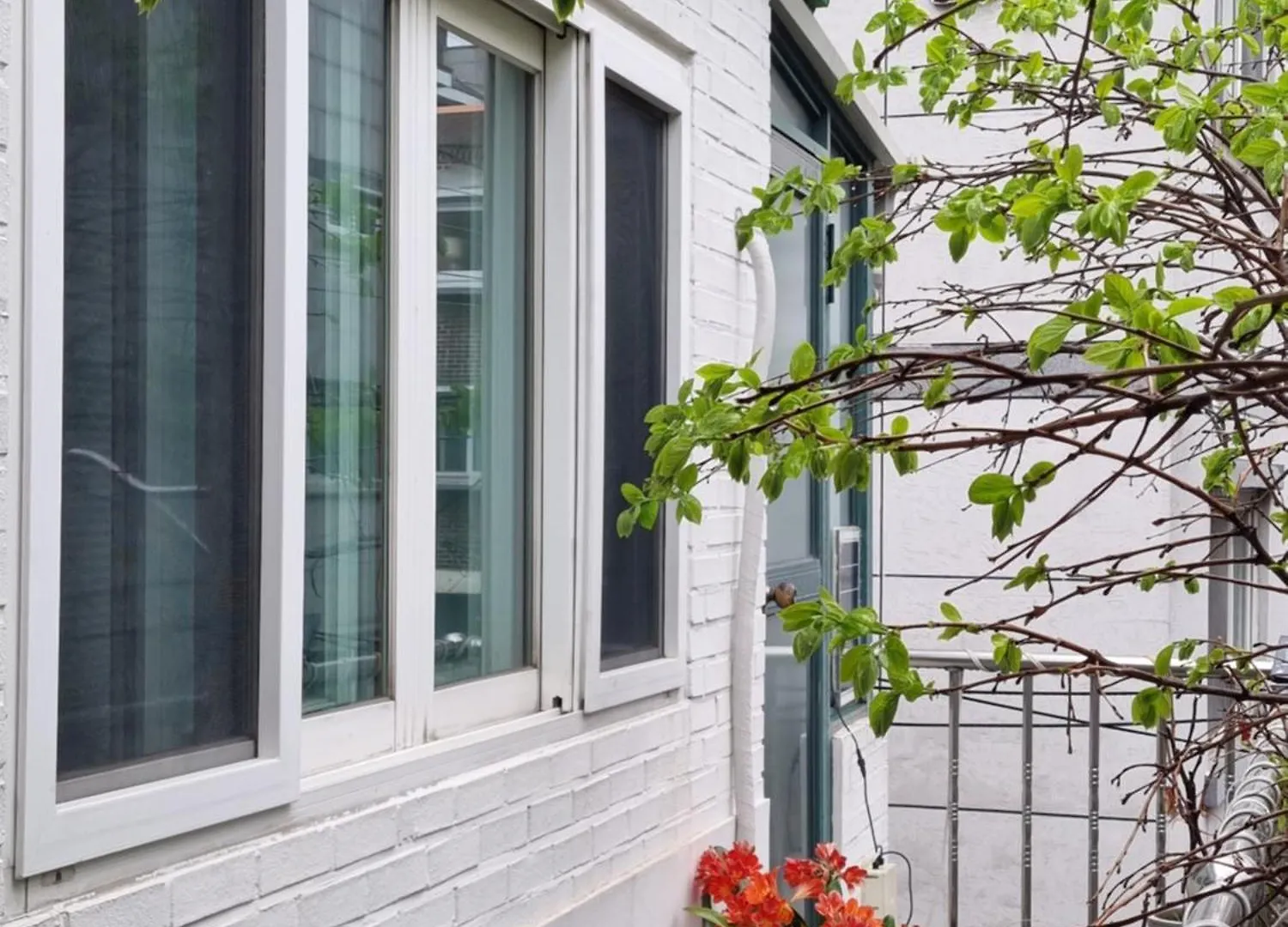 Hongdae Luxury: Family-Friendly Private House with Open Balcony Villa Seoul South Korea